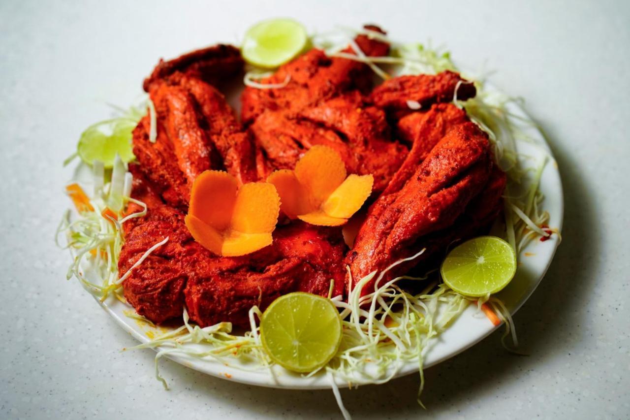Townbridge Hotels & Suites Kochi Esterno foto