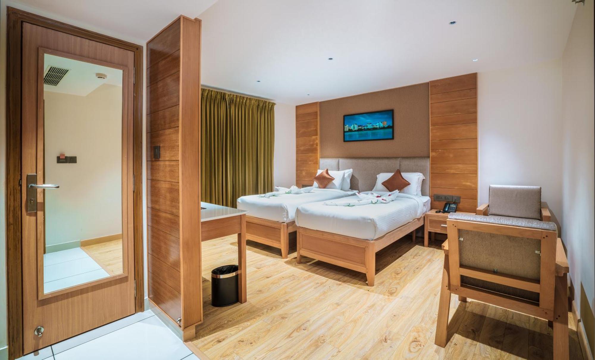 Townbridge Hotels & Suites Kochi Esterno foto
